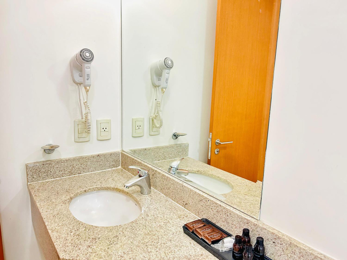Bathroom, Naoum Hotel, Brasília