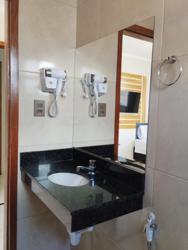 Others 2, Hotel Durma Bem, Nossa Senhora de Lourdes