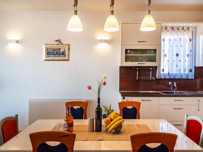 Others 5, Delightful Apartment in Radovin with Garden, Ražanac
