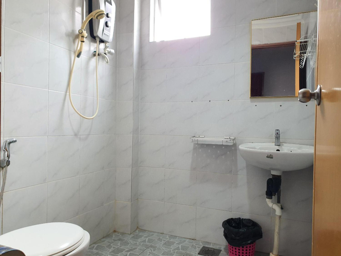 Bathroom 3, Hotel O Melody 88 Inn, Miri
