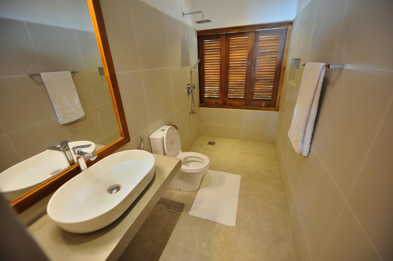 Bathroom 3, Tantalize Beach, Hikkaduwa