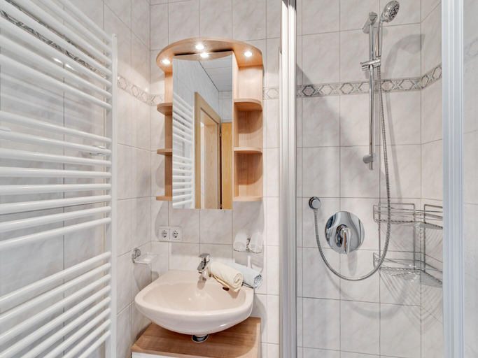 Bathroom 3, Apartment in Hainzenberg near Ski Lift, Schwaz
