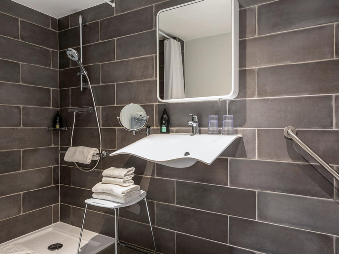 Bathroom 5, Aparthotel Adagio London Stratford, London
