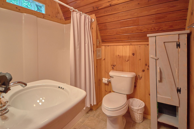 Bathroom, Sweet Blessings, Sevier
