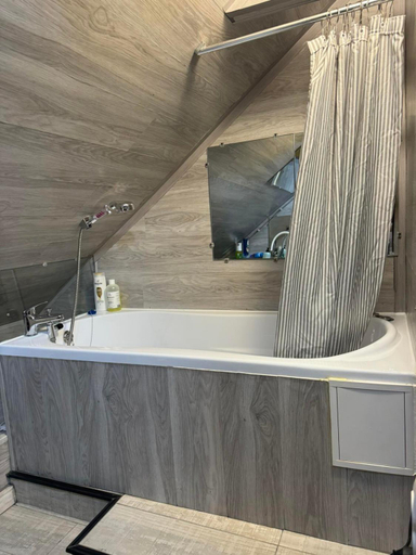 Bathroom 2, Не дорогои отель