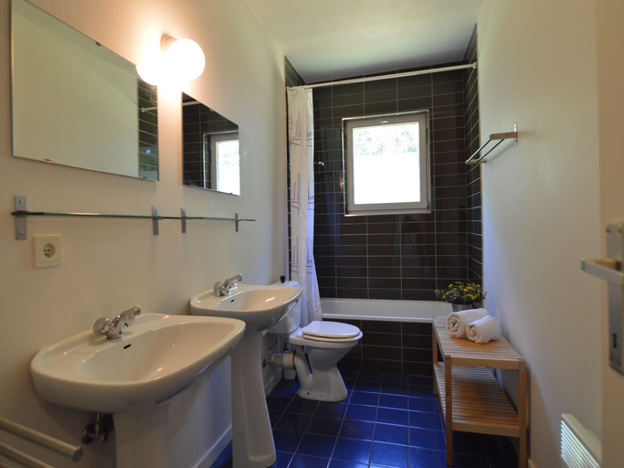Bathroom 3, Family Apartment Bouillon and Semois River, Namur