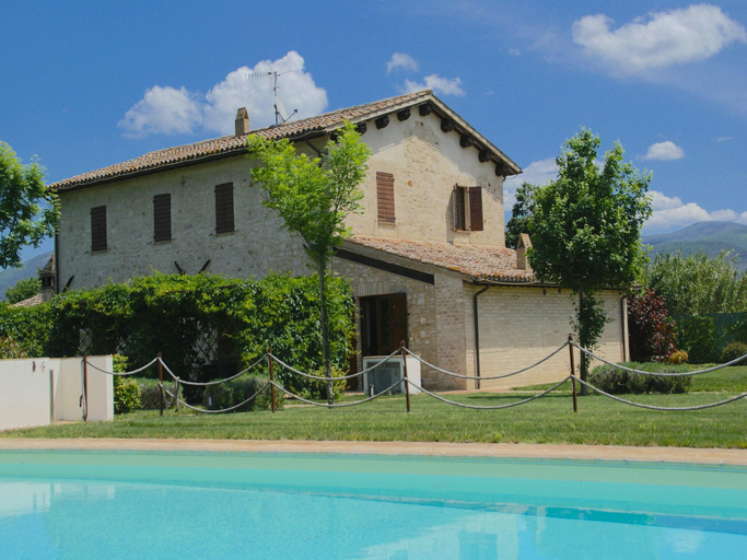 Sport & Beauty 5, Swim, Savor, and Stroll in Umbria, Perugia
