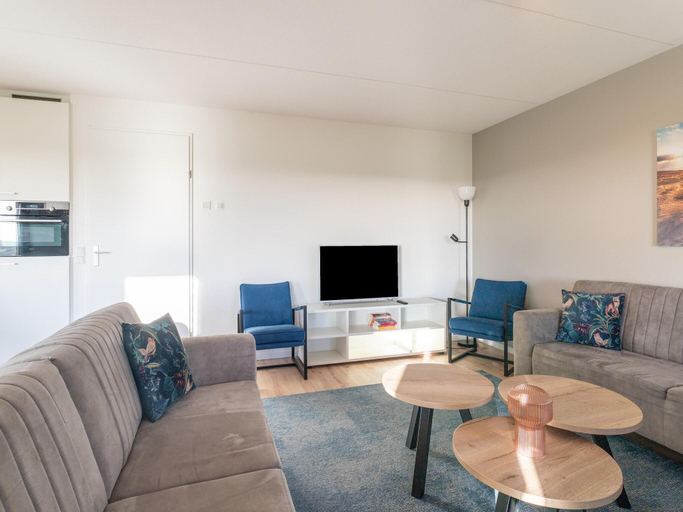 Others 5, Detached Villa With View, Garden and Privacy, Tholen