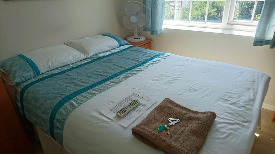 Others 4, Room-double With Shared Bathroom Sleeps, London