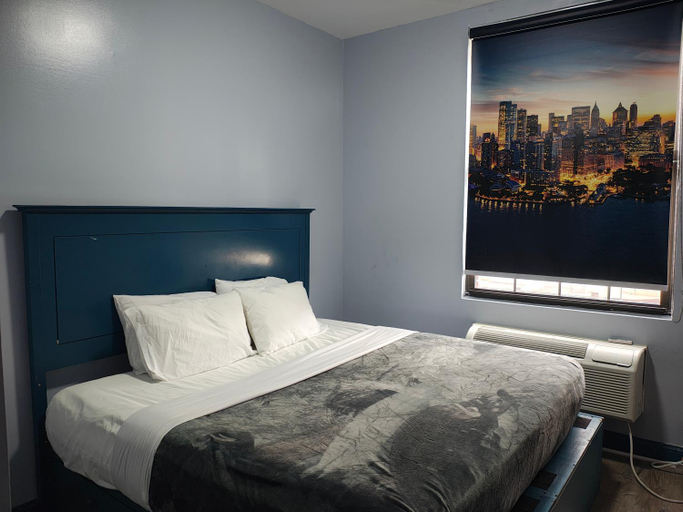 Others 5, Essence hotel, New York