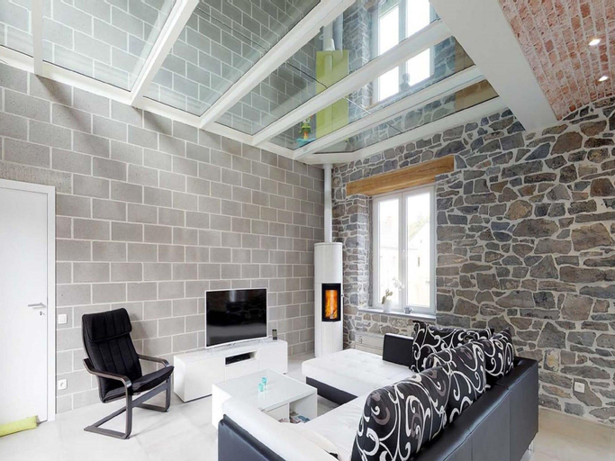 Others 4, Charming Family Home in Achet, Namur