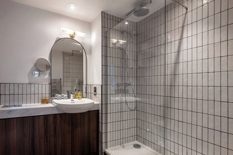Bathroom 4, The Chamberlain Hotel, London