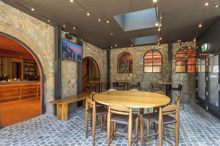 Food & Drinks 4, House of Ullr, Snowy River