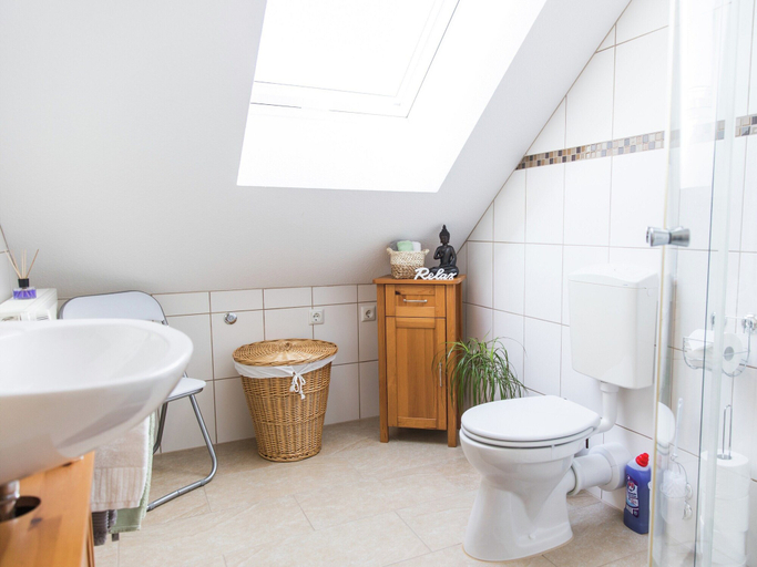 Bathroom 3, Flat in Beltheim With Pool, Rhein-Hunsrück-Kreis