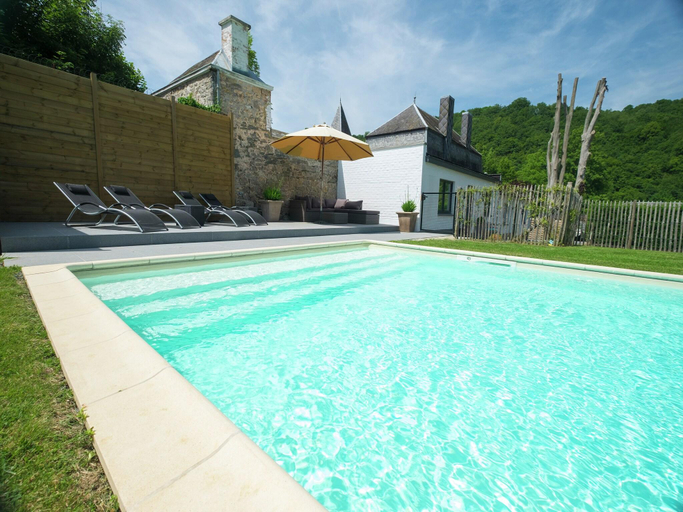 Sport & Beauty 2, Namur Mansion by the Meus, Namur