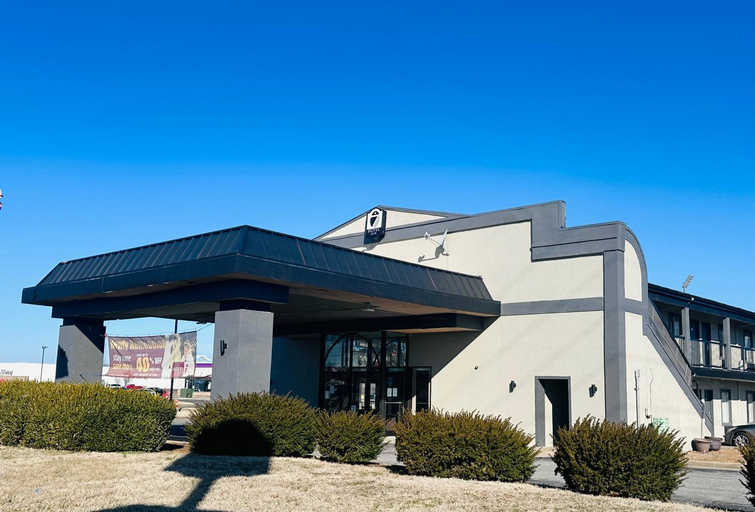 Others 4, Hotel 7 Inn Paducah, McCracken