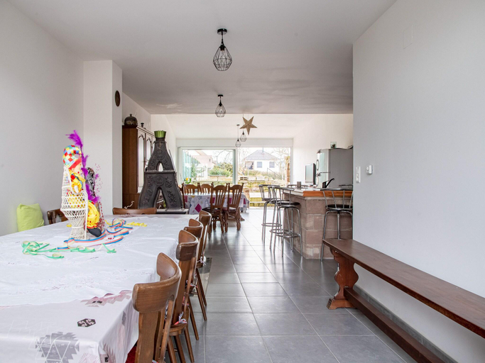 3, Renovated village house with enclosed garden, Moselle