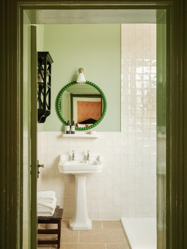 Bathroom 4, The Pembroke Arms, Wiltshire