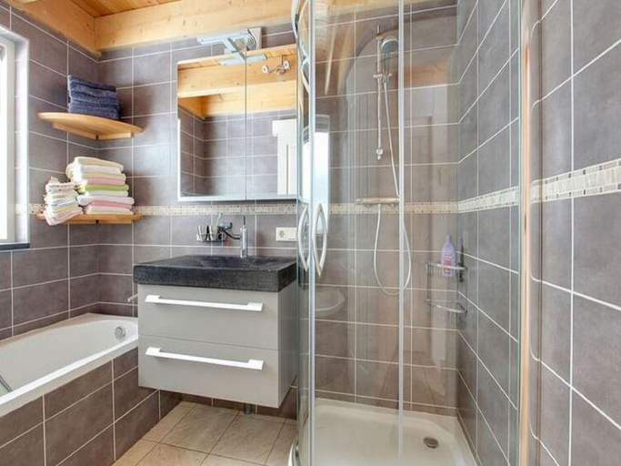 Bathroom 3, Terrace Apartment with Lush Garden, Epe