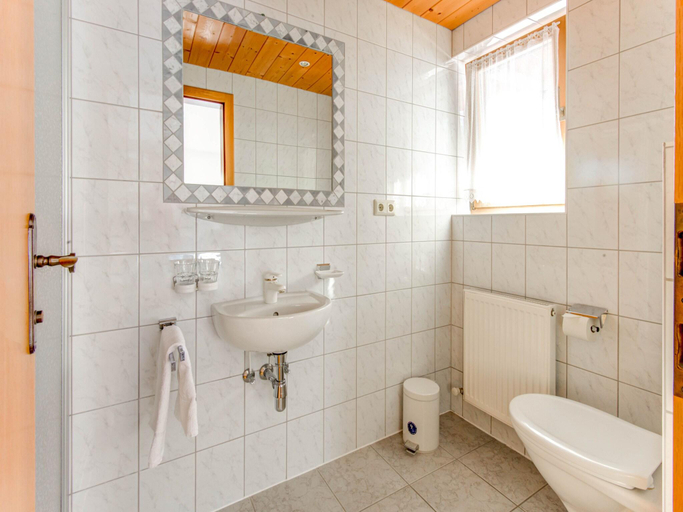 Bathroom 3, Apartment in Langenfeld near Solden Ski Lift, Imst