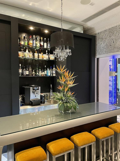Food & Drinks 5, Eccleston Square Hotel, London