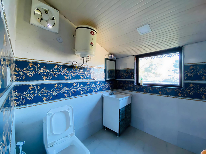 Bathroom 3, Rudhraksh Villa 4BR- Perfect Vacay Villa, Dehradun