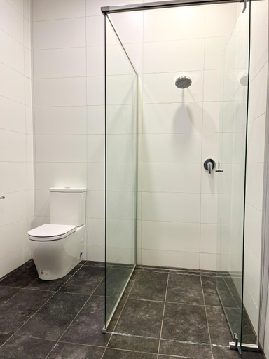Bathroom 3, Avon Valley Inn Hotel, Gloucester