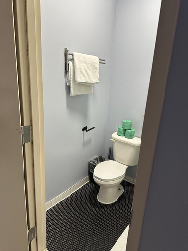 Bathroom 4, Essence hotel, New York
