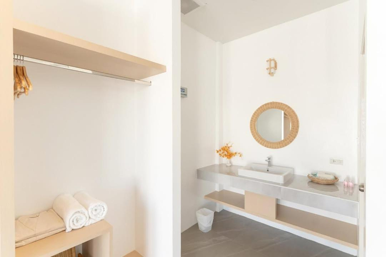 Bathroom 4, Longlay Resort Rayong, Klaeng