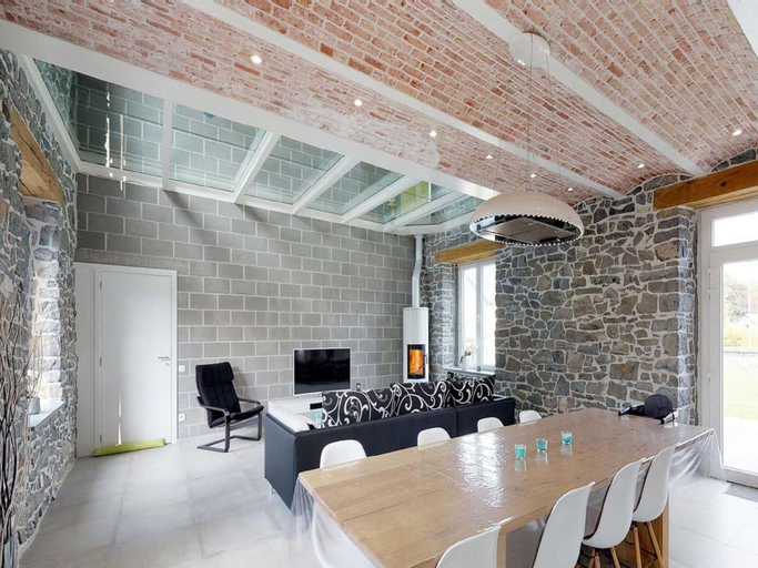 Others 3, Charming Family Home in Achet, Namur