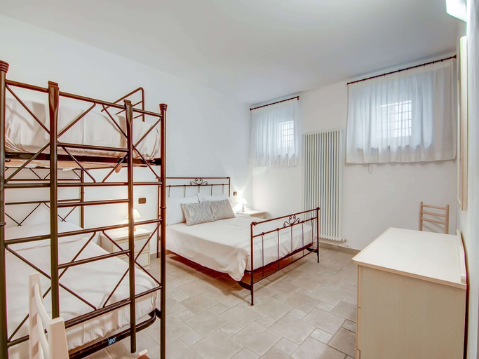 Room 4, Belvilla by OYO Rose di Fratta 2, Ancona