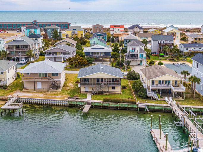 Exterior & Views 2, Lindy-B by Topsail Realty, Pender