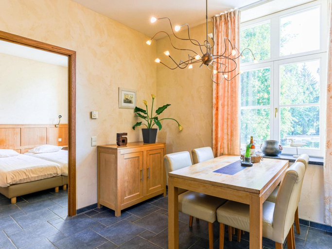 Bedroom 2, Cozy Apartment in a 16th Century Castle, Liège