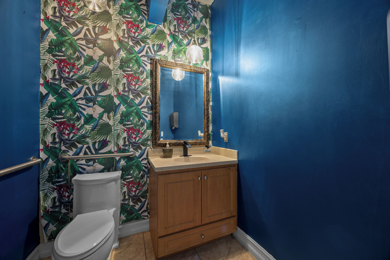 Bathroom 4, Banana Leaf Villa, Orange