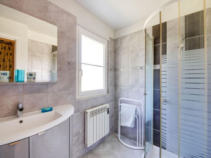 Bathroom, Holiday Home in Dordogne Wine Estate with Garden, Dordogne
