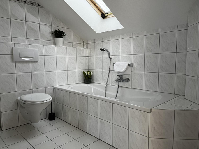 Bathroom 3, Hotel Schnepper, Olpe