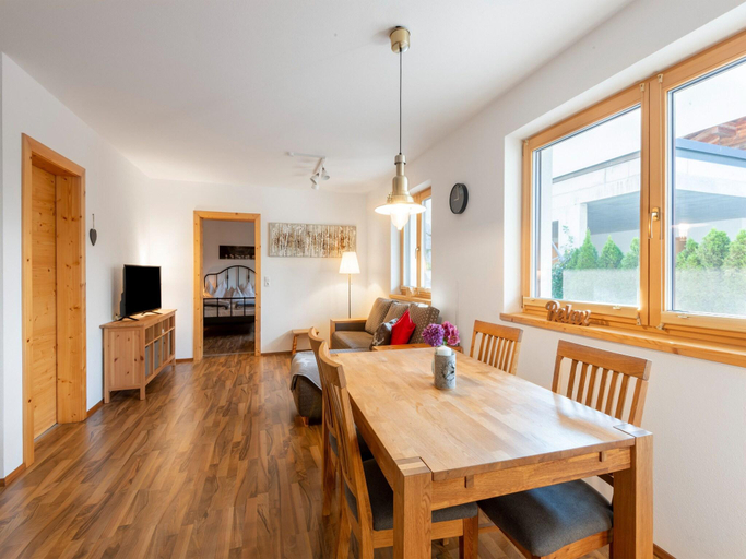 Others 5, Apartment in Tyrol near Ski Lift, Schwaz