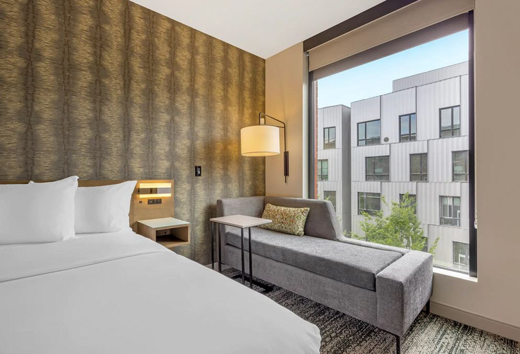 Bedroom 5, Cambria Hotel Portland - Pearl District, Multnomah