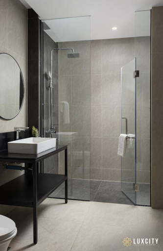 Bathroom 18