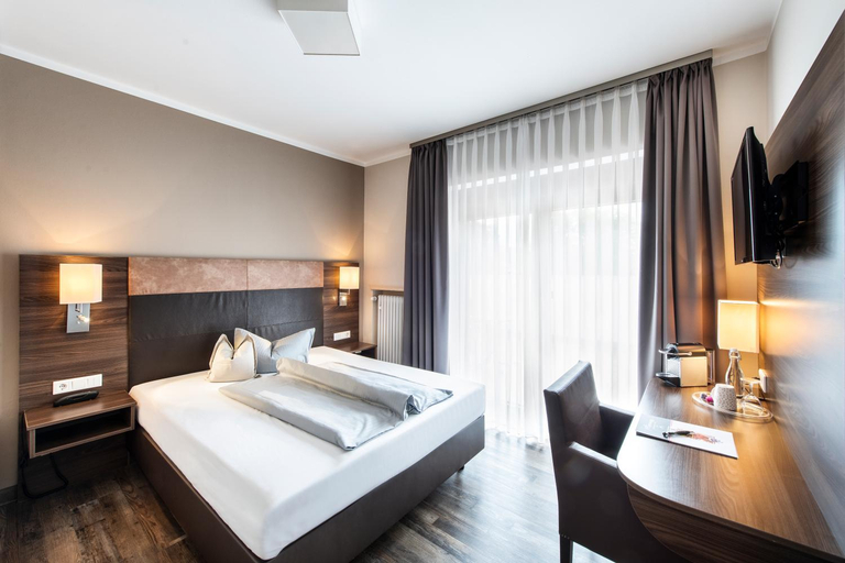 Bedroom 3, Sporthotel Bernrieder Hof GmbH, Deggendorf