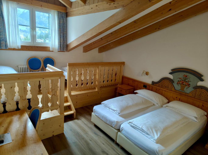 Bedroom 2, Hotel Valacia, Trento