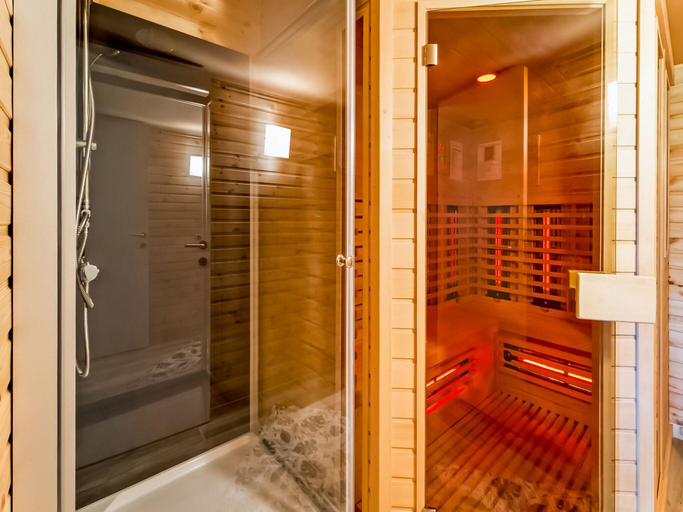 Others 3, Holiday house with sauna and terrace, Luxembourg