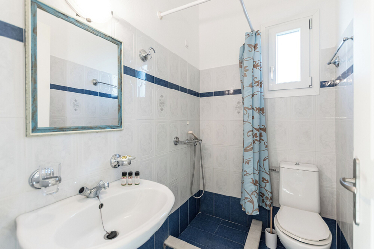 Bathroom 5, Birbas Hotel, South Aegean