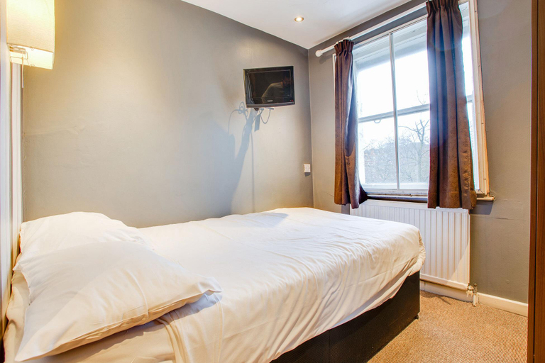 Bedroom 4, Somerset Hotel Baker Street London, London