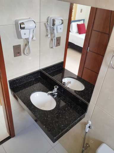 Others 4, Hotel Durma Bem, Nossa Senhora de Lourdes