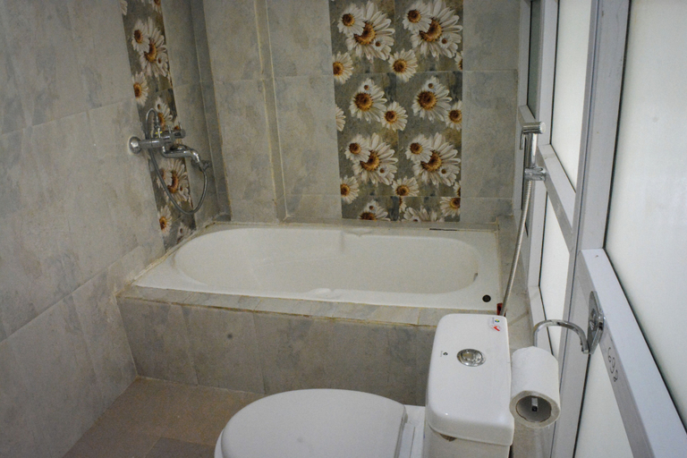 Bathroom, Hotel Young's Stupa, Gandaki