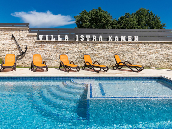 Sport & Beauty 2, Villa in Pula with Pool near Roman Arena, Marčana