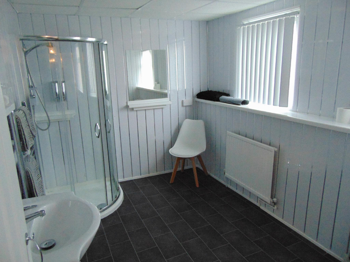 Bathroom 3, The Golden Sands, Blackpool
