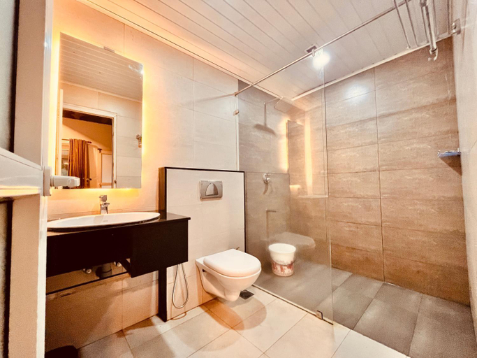 Bathroom 3, Munnar Tea Estate Cottage and Resort - Away From City Hustle, Idukki