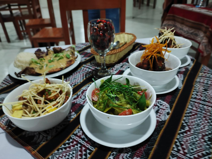 Food & Drinks, los wayruros de anita official, Urubamba